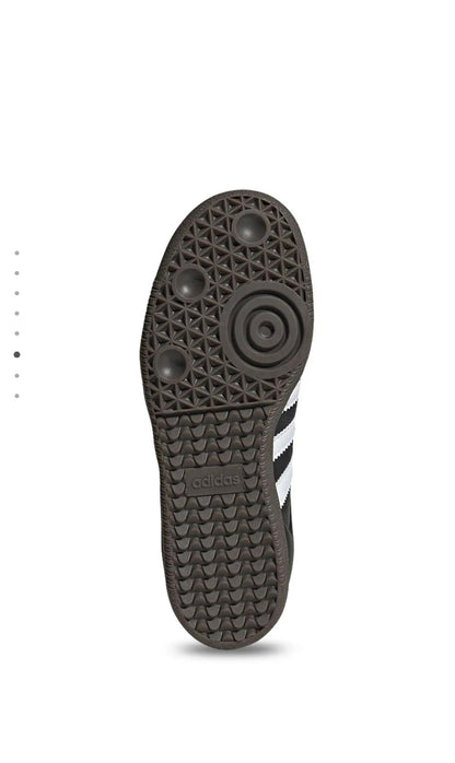 Viral OG black sneakers